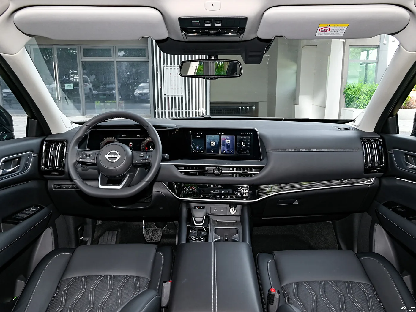 Nissan Pathfinder Gasoline Petrol-powered medium  large size SUV vehicle NISSAN 2.0T  6 /7 seats 2WD AWD fuel Car vehicle auto