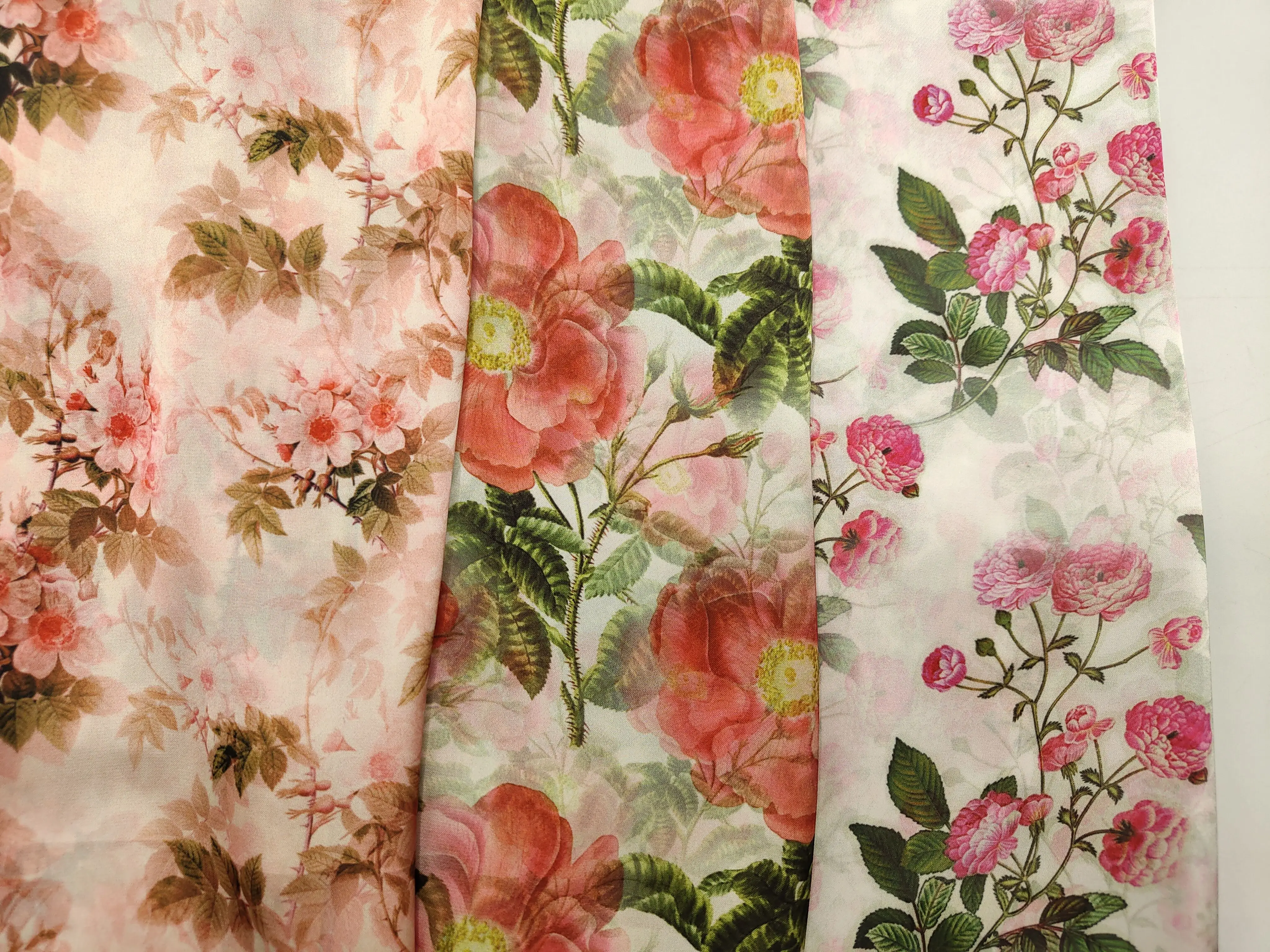 2024 Fashion High Quality 50D Custom Floral Pattern Digital Print Satin Chiffon Fabric