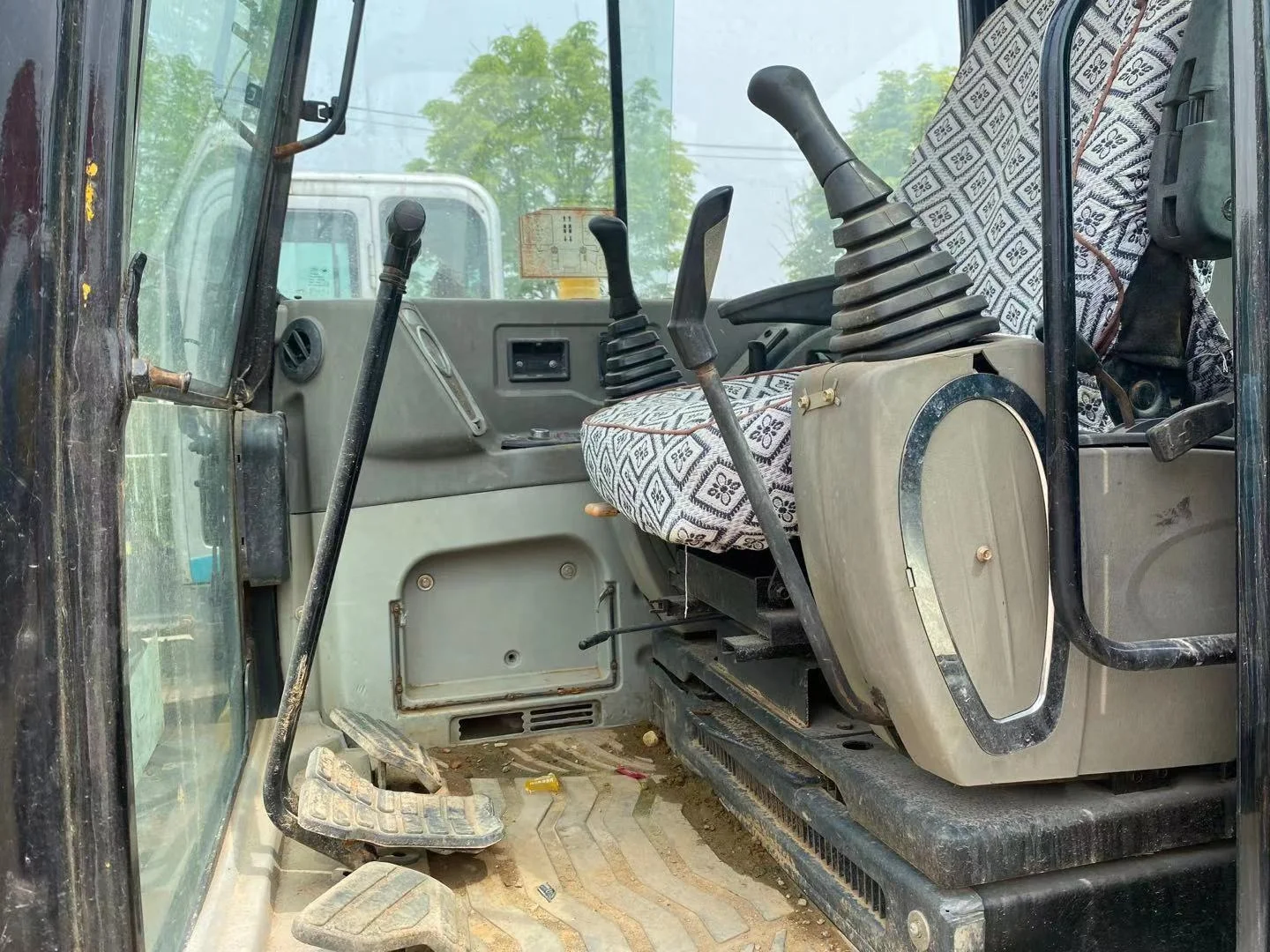 
Original used HyundaI hydraulic excavator R60-7 for cheap sale.used digger Hyundai R60 R80 R110 