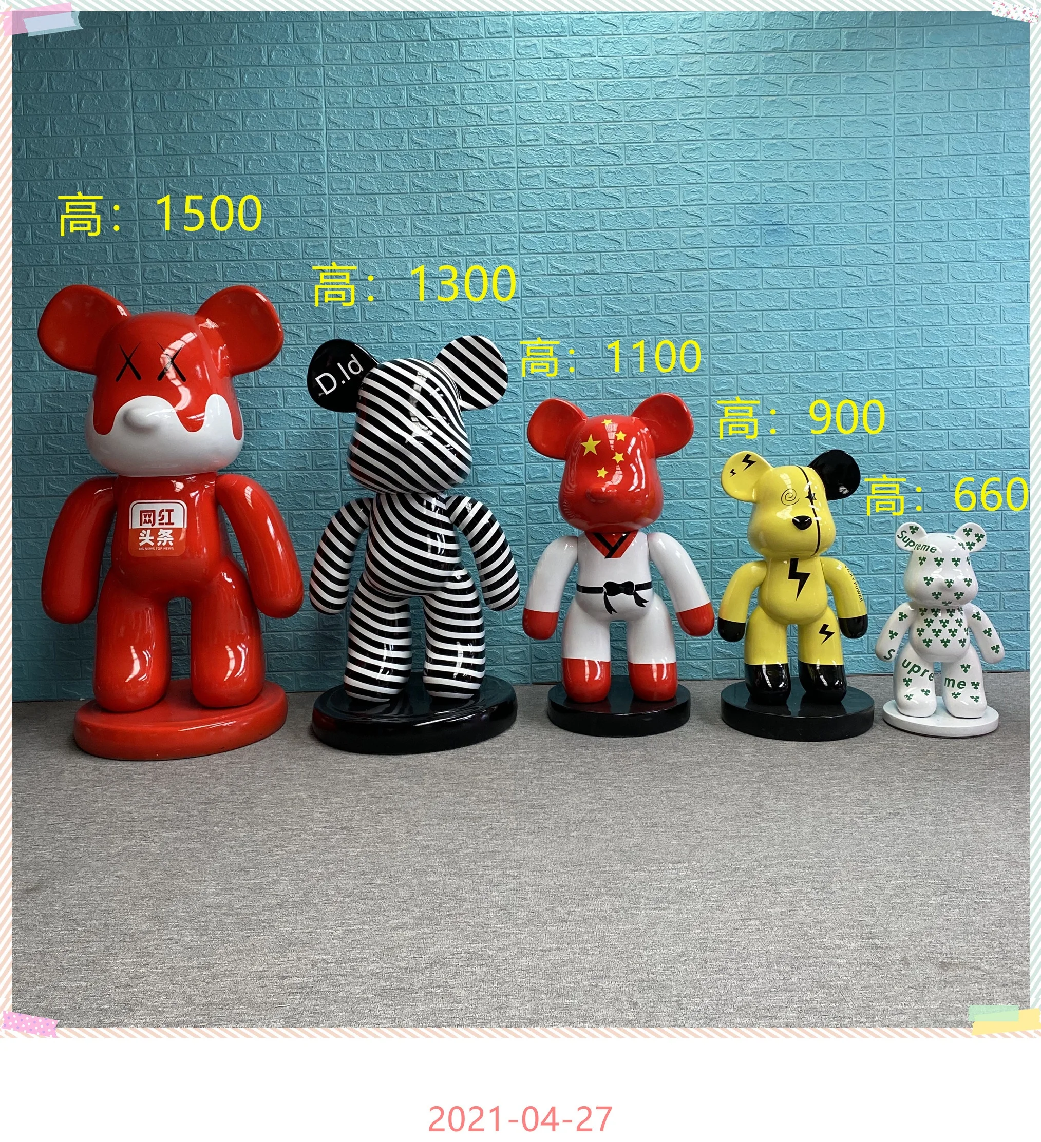 Outdoor 1.3m Large Fiberglass Bear Sculpture Animal Sculpture For Shopping Mall Theme Park