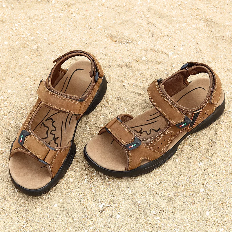 
2021 news casual outdoors Leather beach sandals for men 