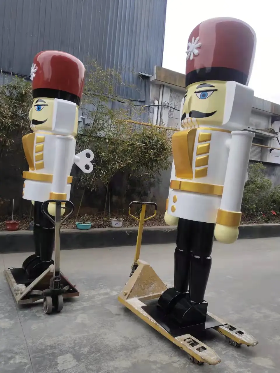 Colorful nutcracker soldier fiberglass life size statue window display Christmas home decor classic figure art human sculpture