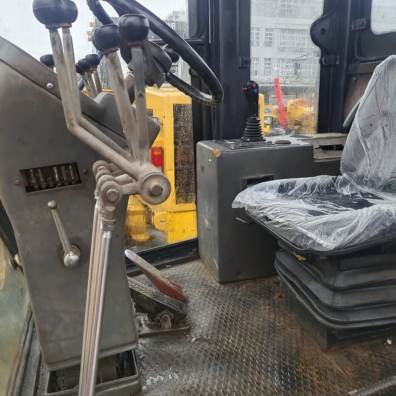 second-hand grader xugong GR1803 selling well overseas low consumption easy maintenance reliable  low price.
