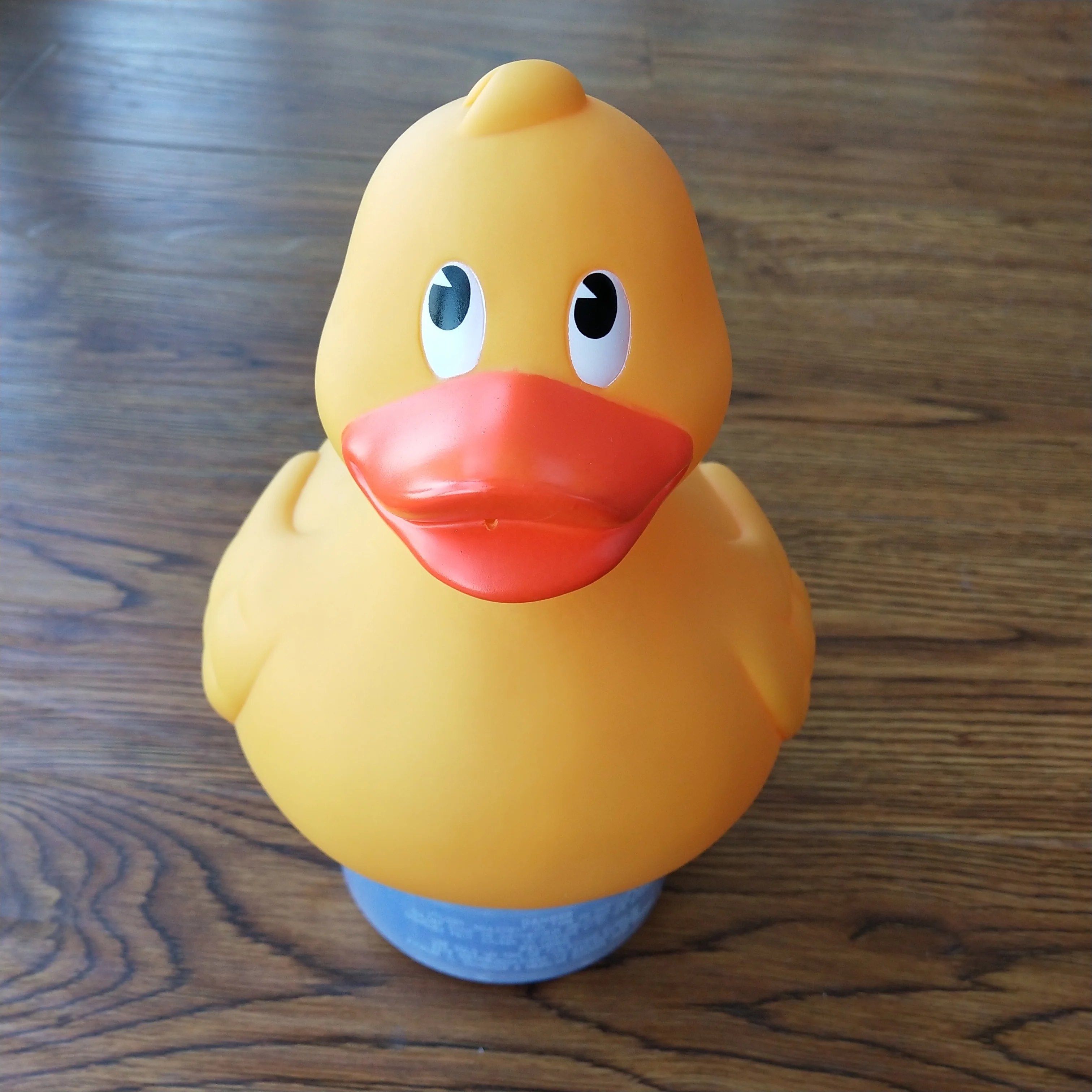Cleanwell Cute Yellow Duck Large Capacity Swimming Pool Floating Dispenser Chlorinator Telescopic