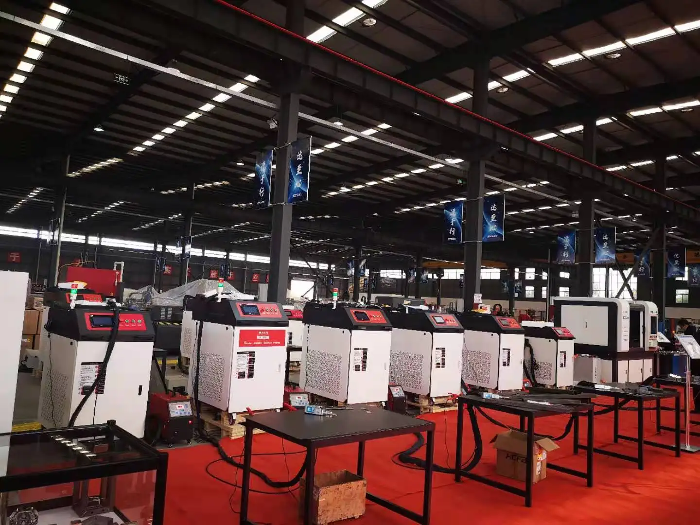 SUDA Многофункциональный CNC 3000 Вт 3 в 1 ручной волоконный лазерный станок для сварки металла очистки резки