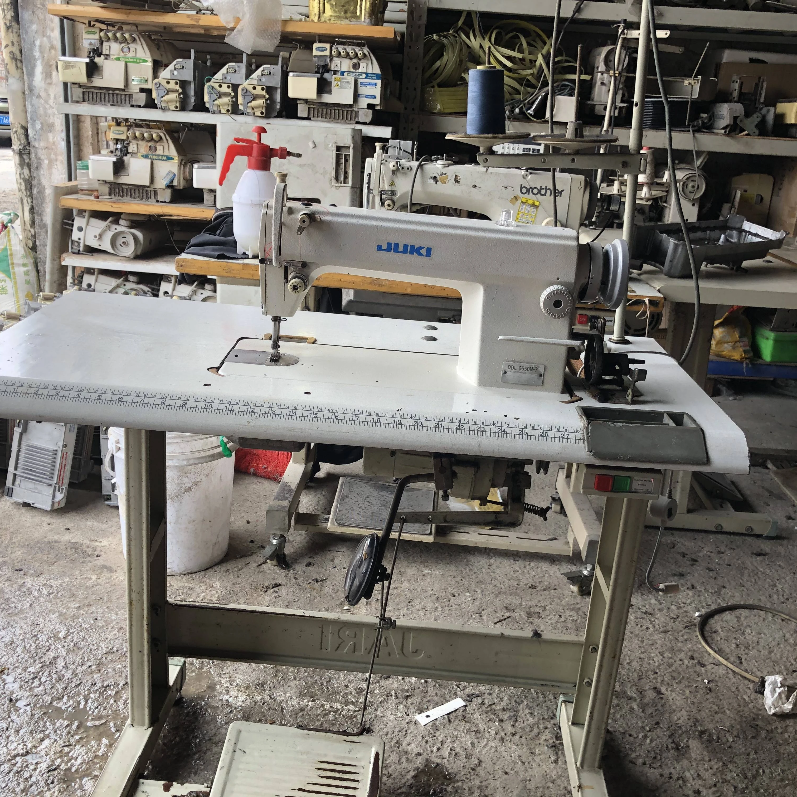 original Fresh Clear good conditional Juki-5550 lockstitch industrial used sewing machine