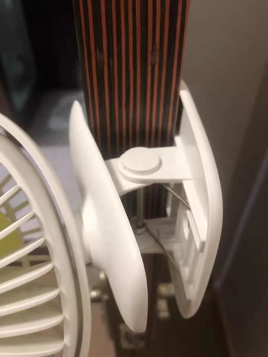 USB rechargeable 360 degree rotating desktop clip fan with night light function