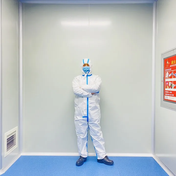 QiuYan CE Disposable Coverall Medical Protective Suit With Hood Waterproof Protective Clothing