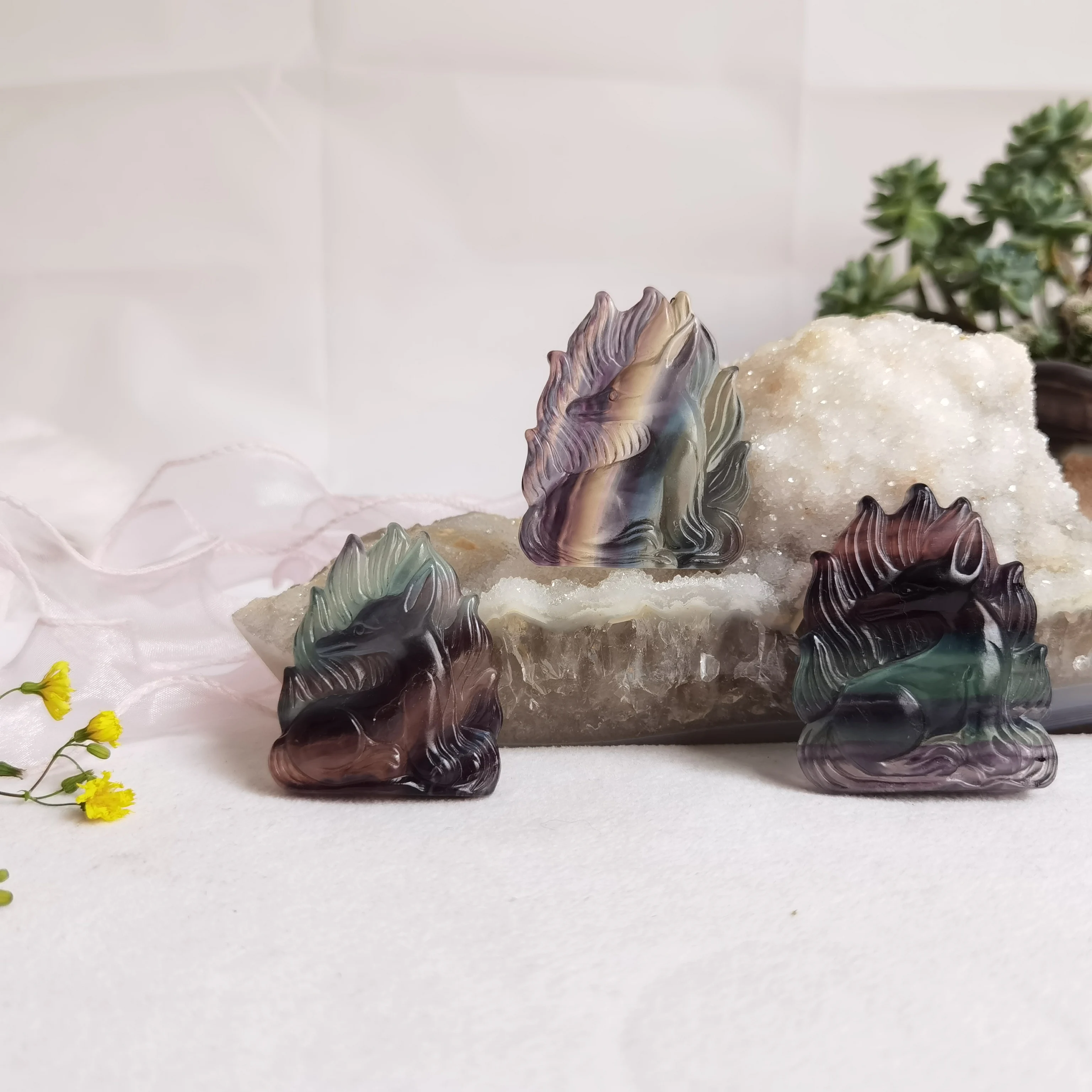 2021  High Quality Natural Crystals Healing Stones Nine Tailed Fox Carved With Fluorite