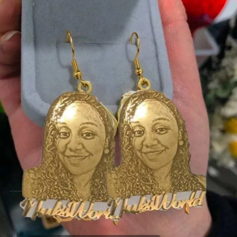 Qiuhan Custom Photo Engraved Necklace Pendant Charm in Gold & Silver Personalized Picture Necklace For Him & Her