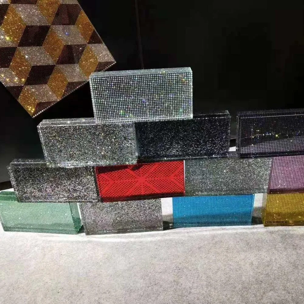 Алмазный кристаллический стеклянный блок в строительном стекле