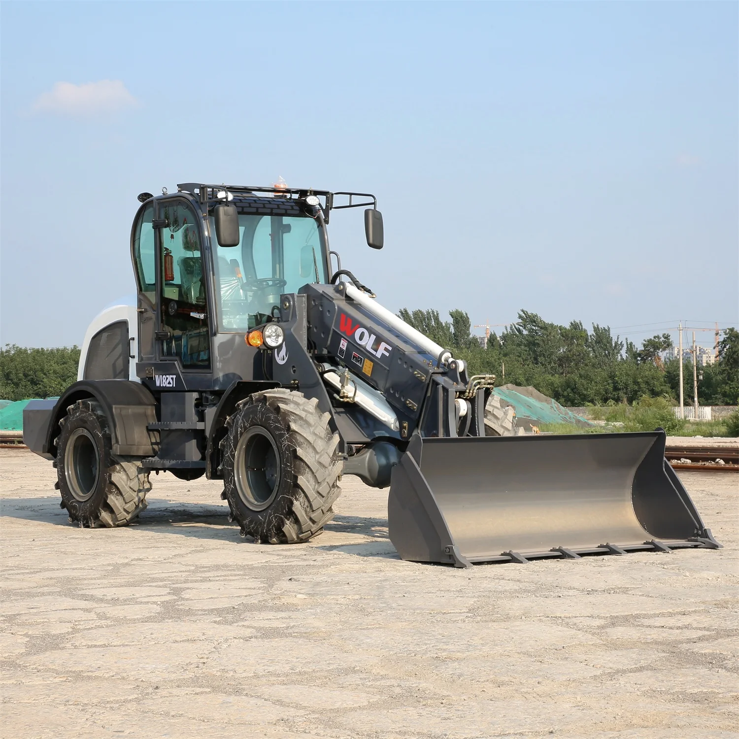 China wolf 2.5Ton Mini Small Compact Telescopic Loader Telehandler