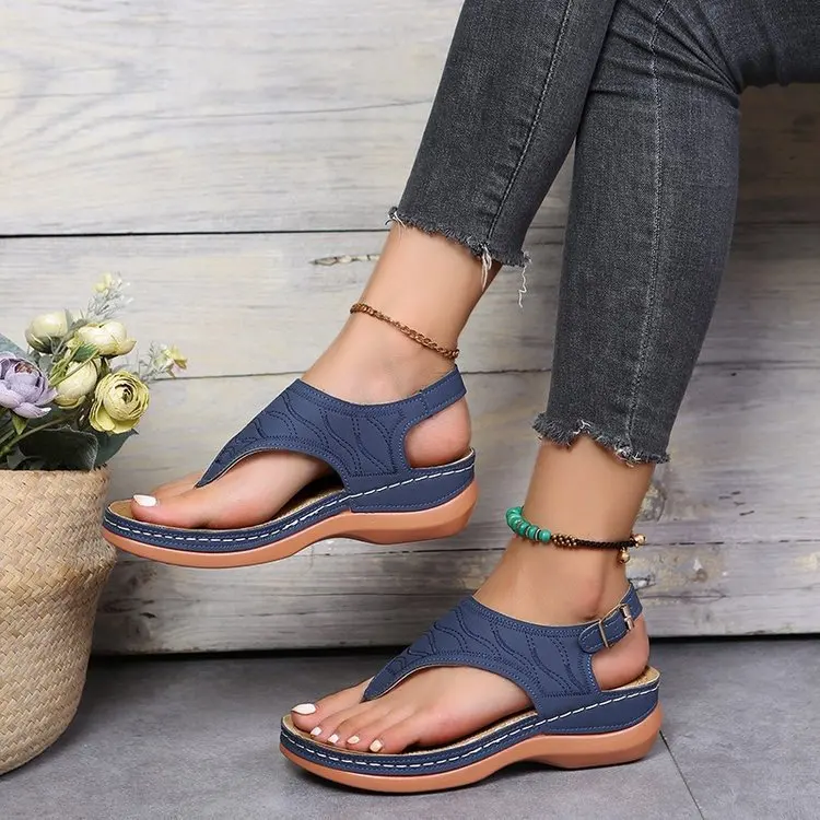 Cheap 2023 hot retro ladies outdoor beach sandals shoes buckle strap flip flops embroidered women luxury wedge sandals