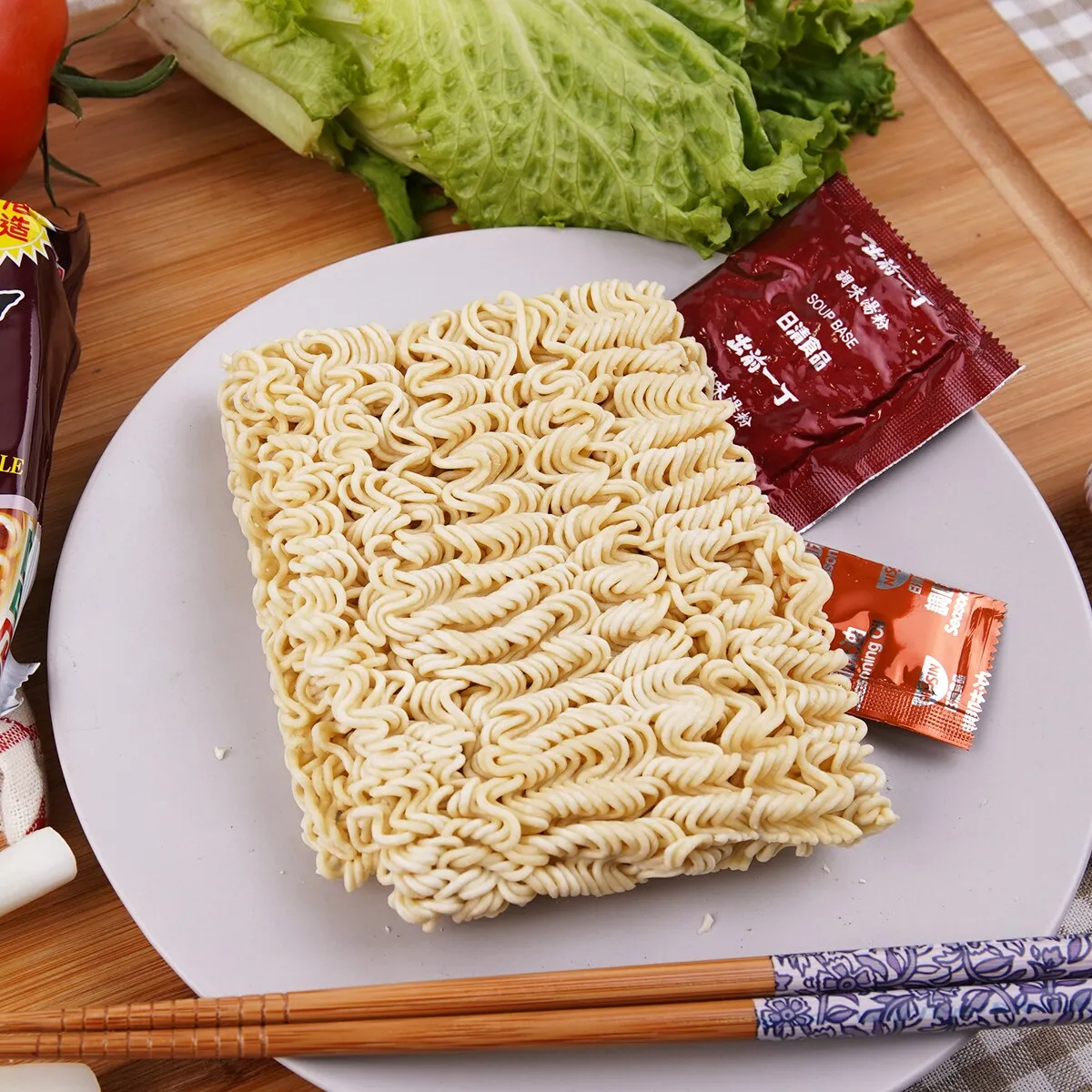 Certified Healthy Diet Meal Halal Fast Food Low Calorie Konjac Carrot Flavor Noodles Nissin Beef Instant Noodle (100gx5)