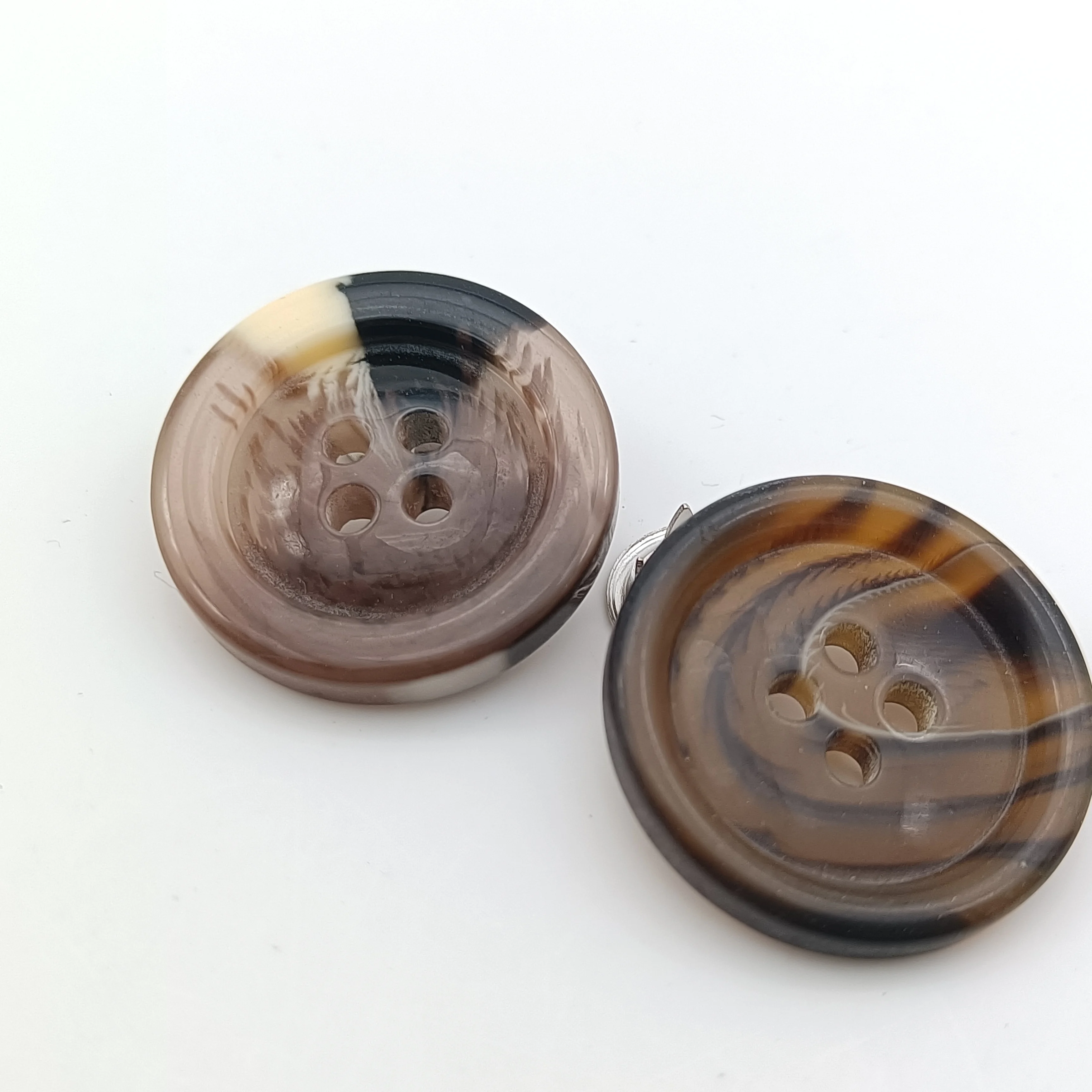 HLD factory wholesale graphic custom resin buttons four hole buttons hand stitched buckle