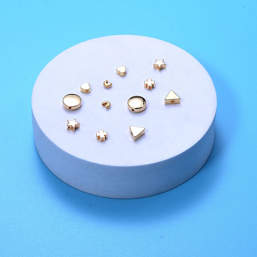 Wholesale Jewelry Making Decorative Necklace Spacer Beads 18K Gold Plated Triangle Heart Metal Brass Beads For Bracelets Making