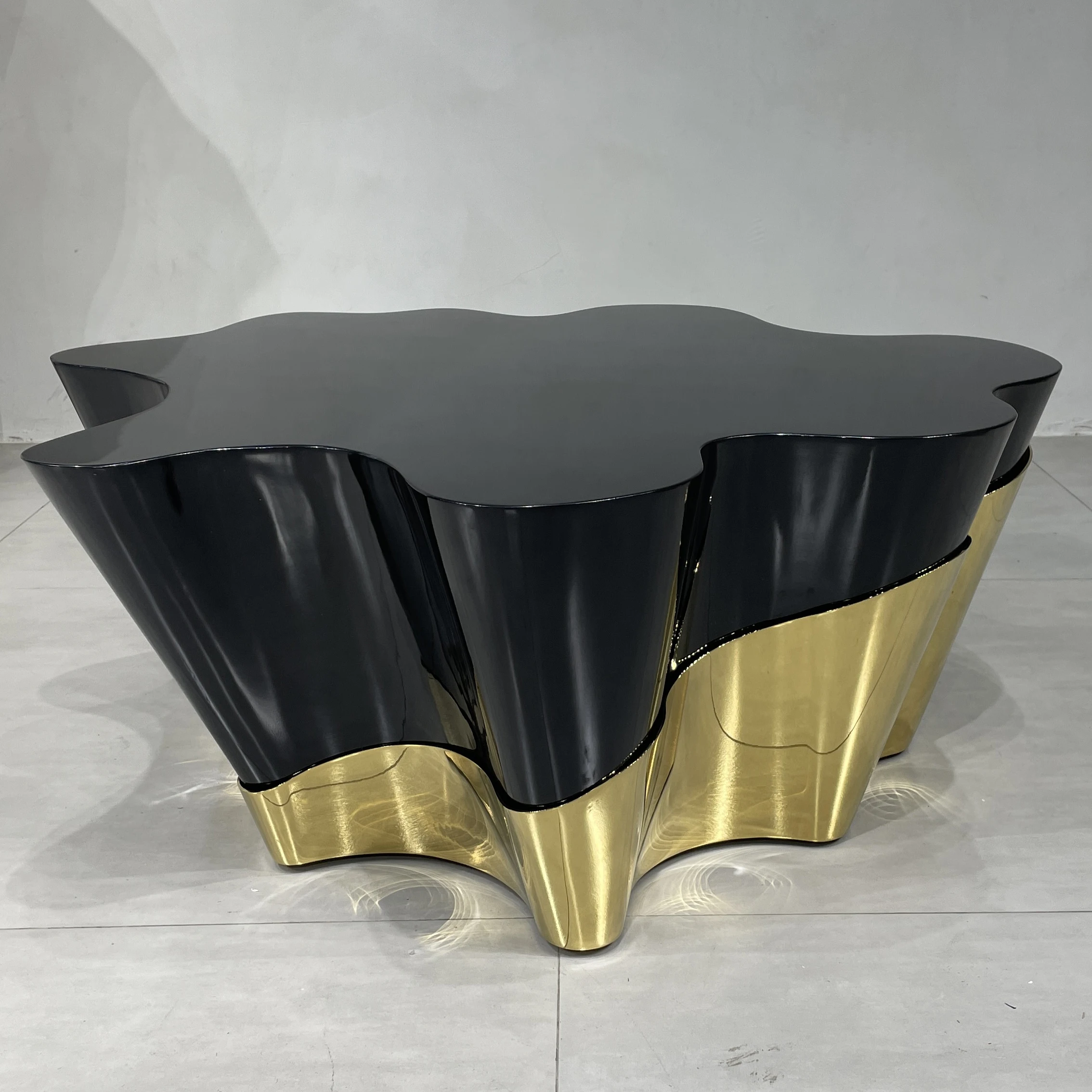 Unique design stump shape center table laser engraved gold stainless steel coffee table luxury living room center table
