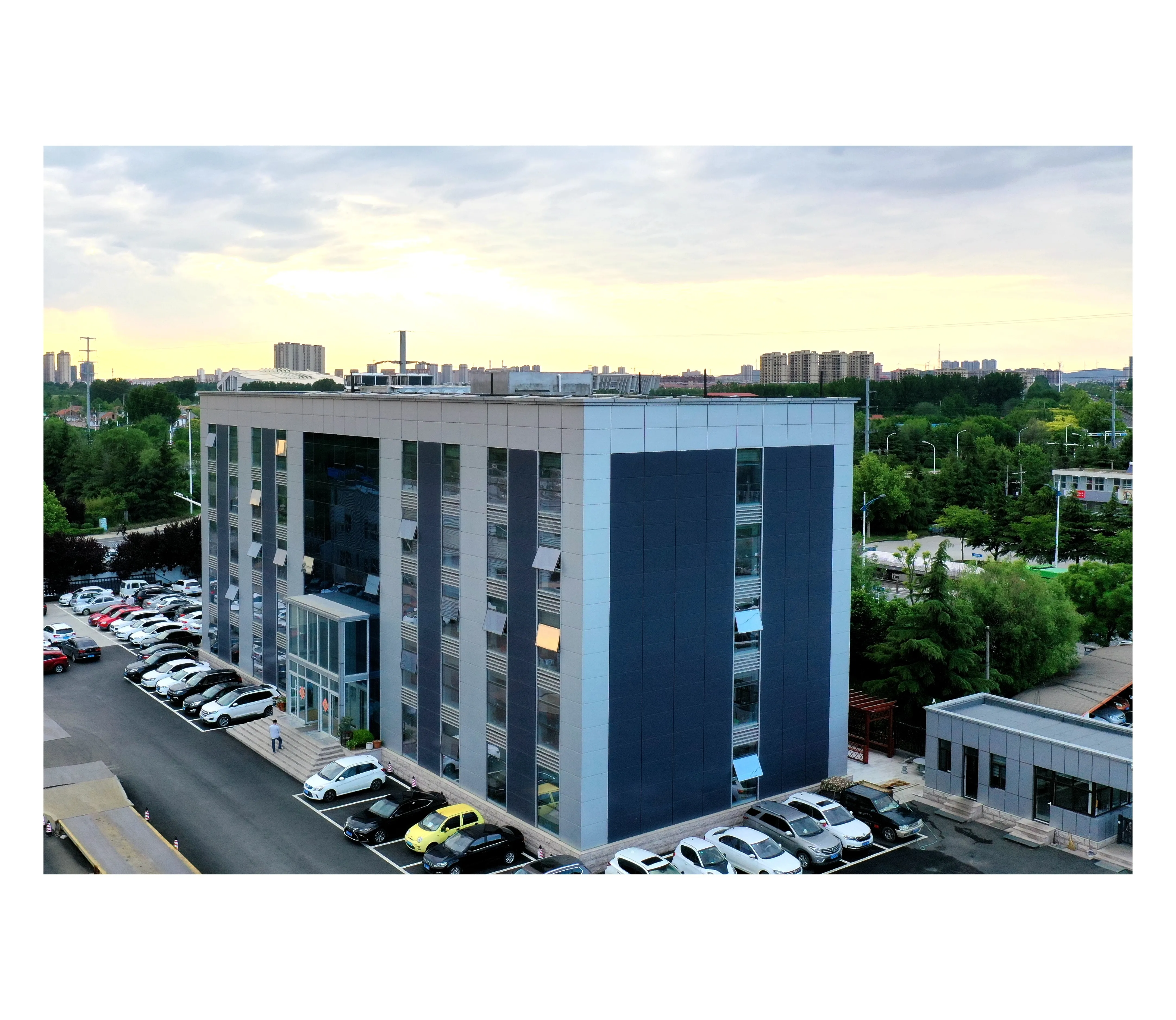 Индивидуальный коммерческий металлический строительный светильник сборный высокий стальной конструктор офисное здание