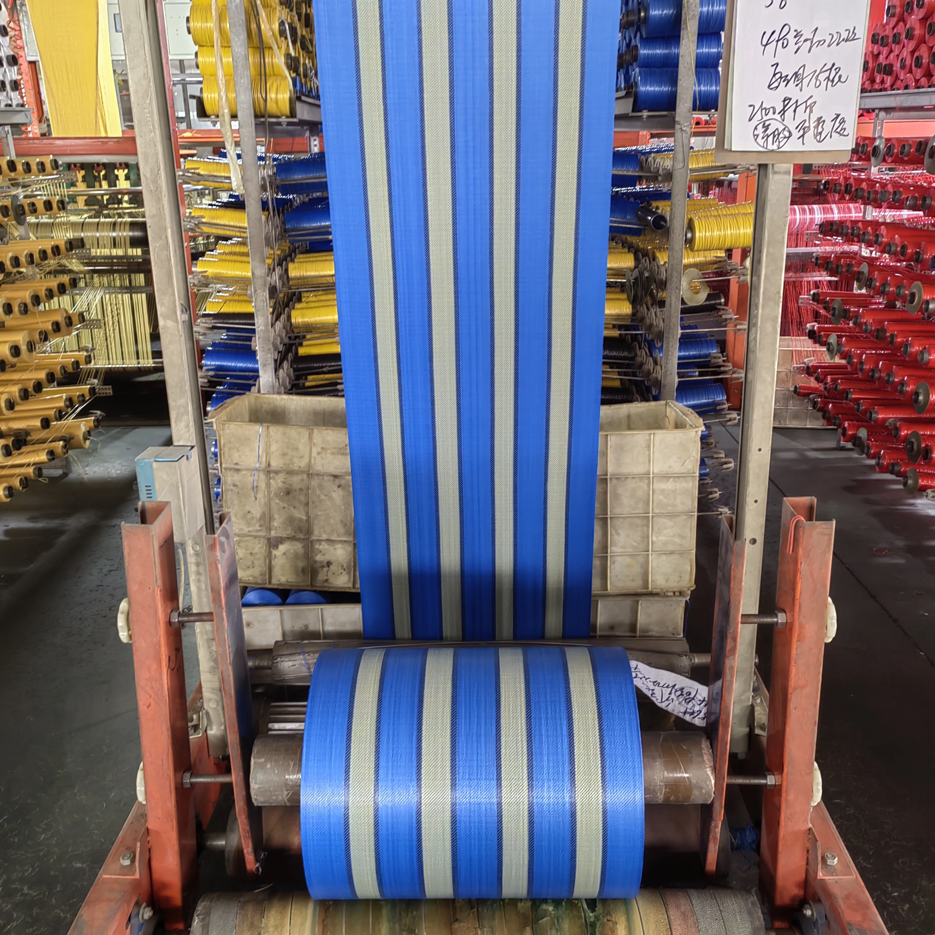 Custom pp woven fabric rolls for polypropylene shopping bags mini small sack sale in Congo Tanzania Africa market