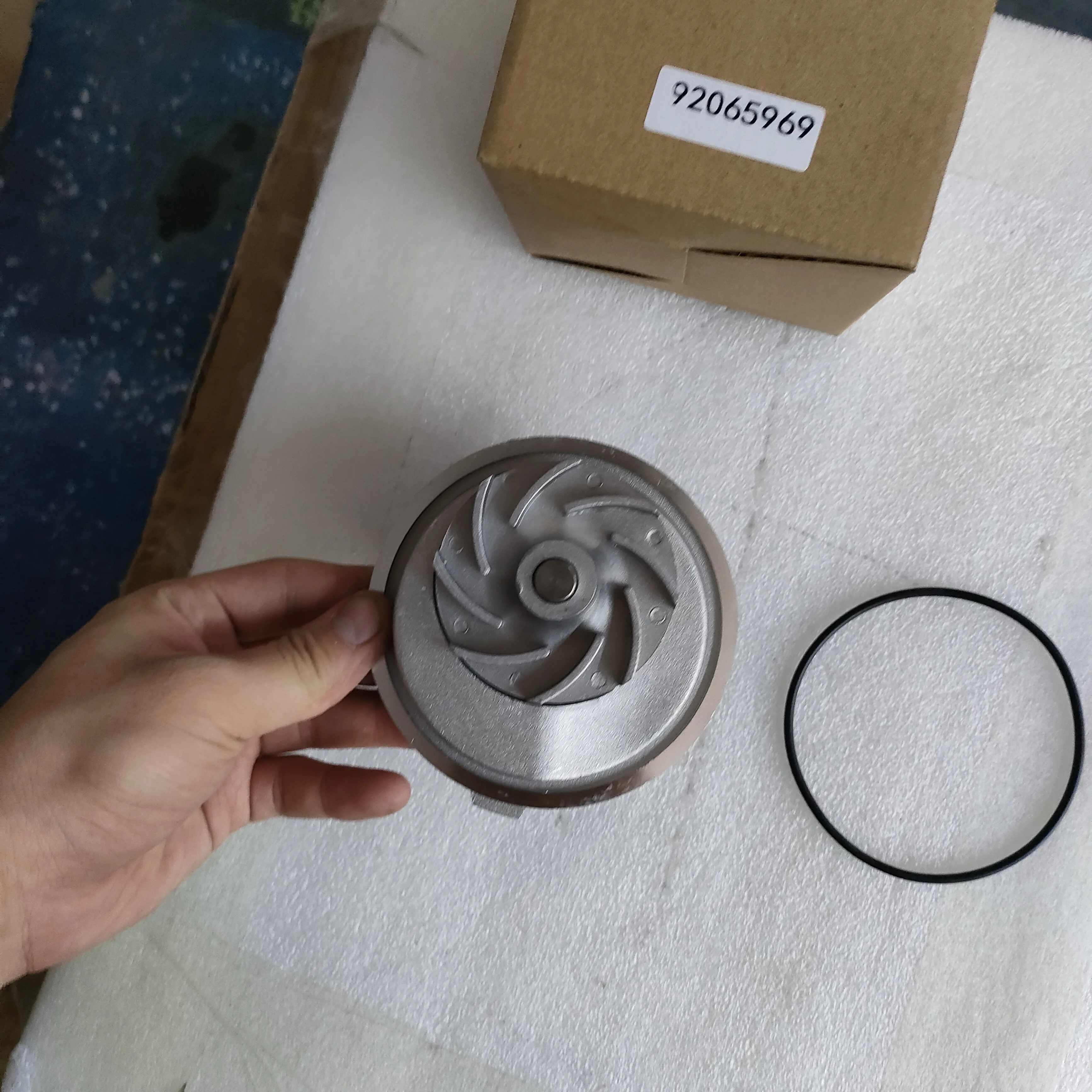 Water Pump For Chevrolet Epica Lacetti Daewoo Evanda OPEL Astra 92065969 1334137