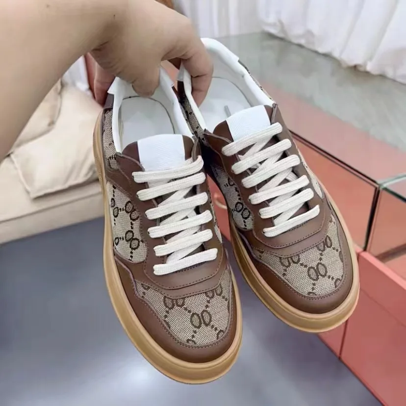Top Quality Famous Brands Luxury Casual Breathable Shoes Trainers Running Sneakers Letter Shaped Sneakers Women Men Designer