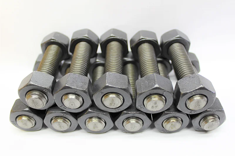 Резьбовой стержень с двумя гайками из углеродистой стали