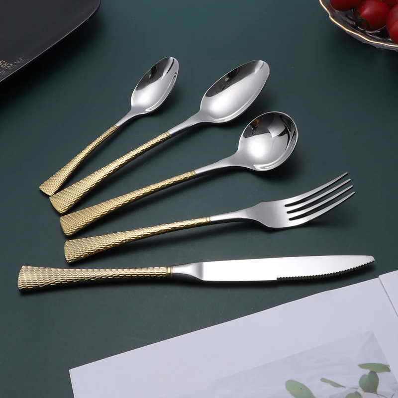 Индивидуальные позолоченные столовые приборы из нержавеющей стали с рельефной вилкой и ложкой, столовые приборы россыпью из розового золота