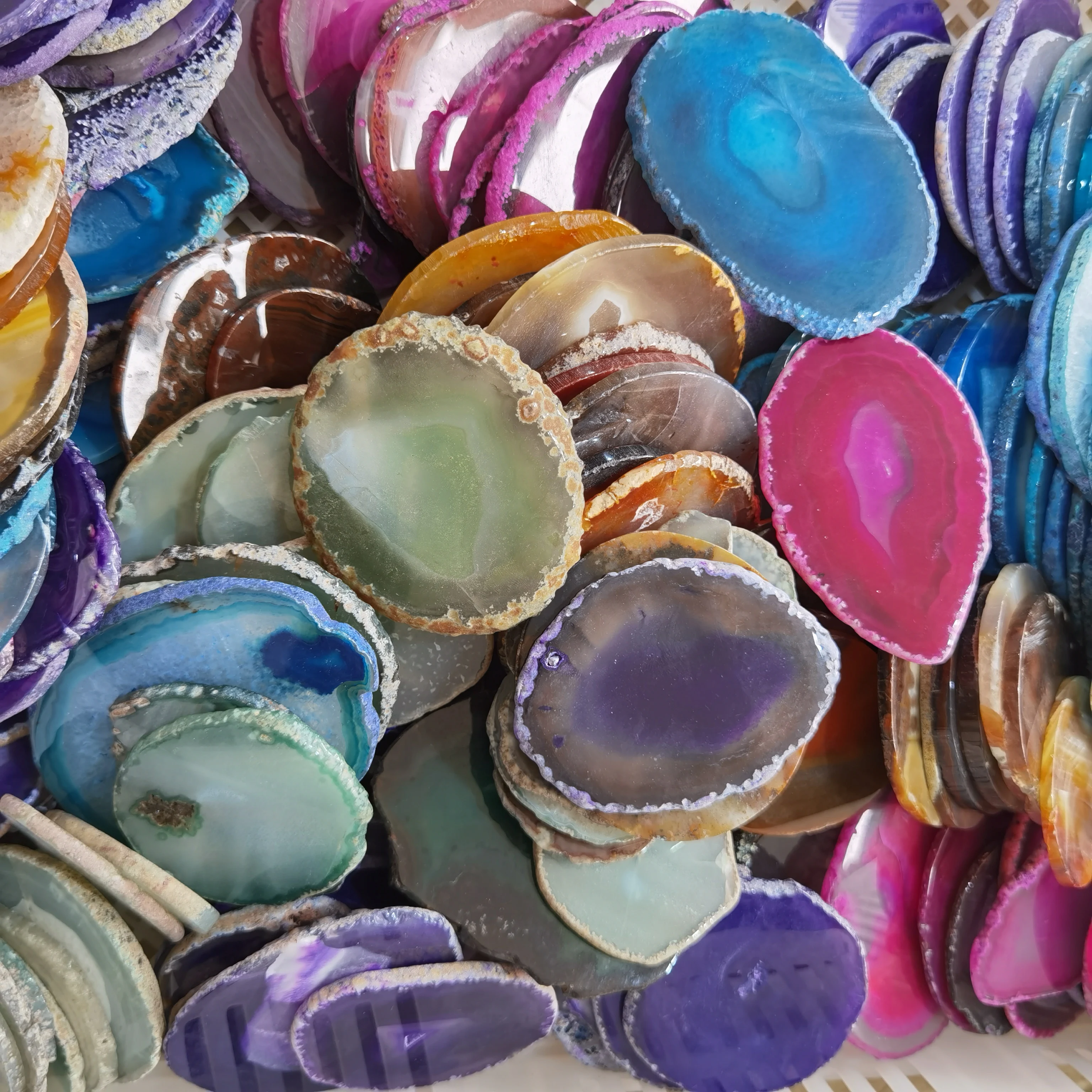 Hot Sale High Quality Natural Crystal Craft For Decoration Colored Agate Slices