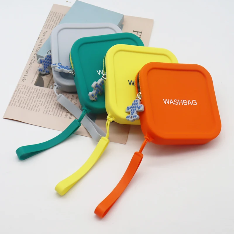 Wholesale High Quality Customized Silicone Coin Pouch Small Kids Money Pouch/Coin Case keychain pouch