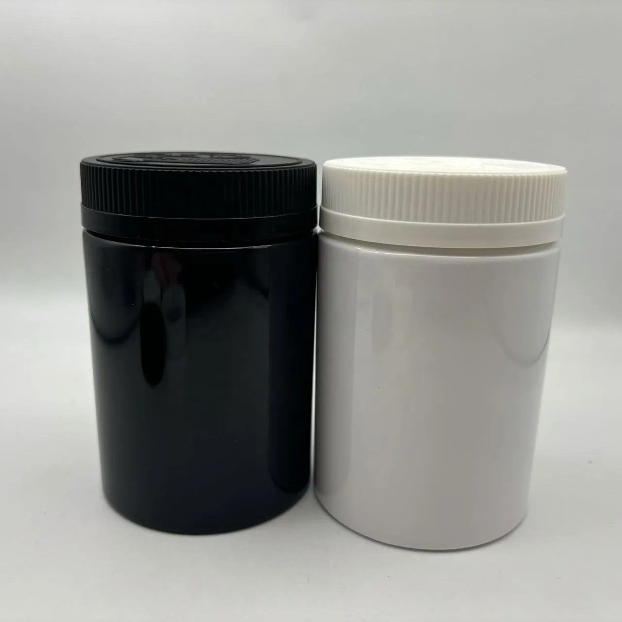 High Quality   62mm  Various  Colors  Plastic  Press And  Twist  Cap  For Plastic Bottle  Packed With  Food  To  Use