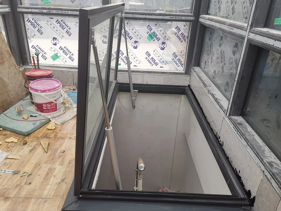 New arrival doubleglazing Seamless welding Screw machine skylight sunroof for Flat roof