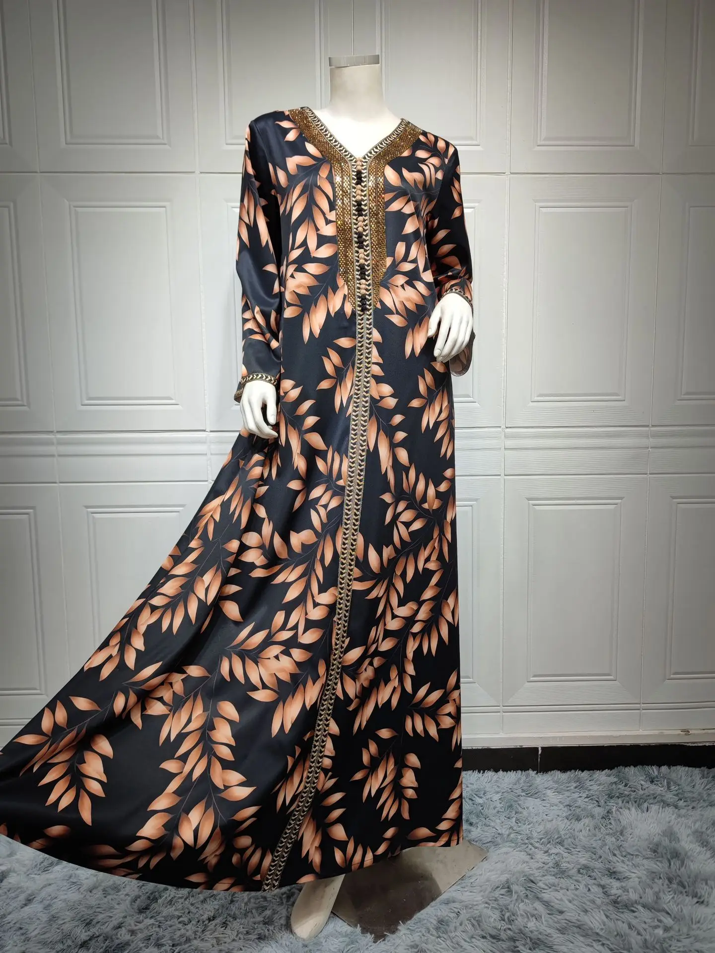 Stunning Black Dubai Arabic Evening Dresses Beaded Long Sleeve Moroccan Kaftan Evening Gown Muslim Dresses