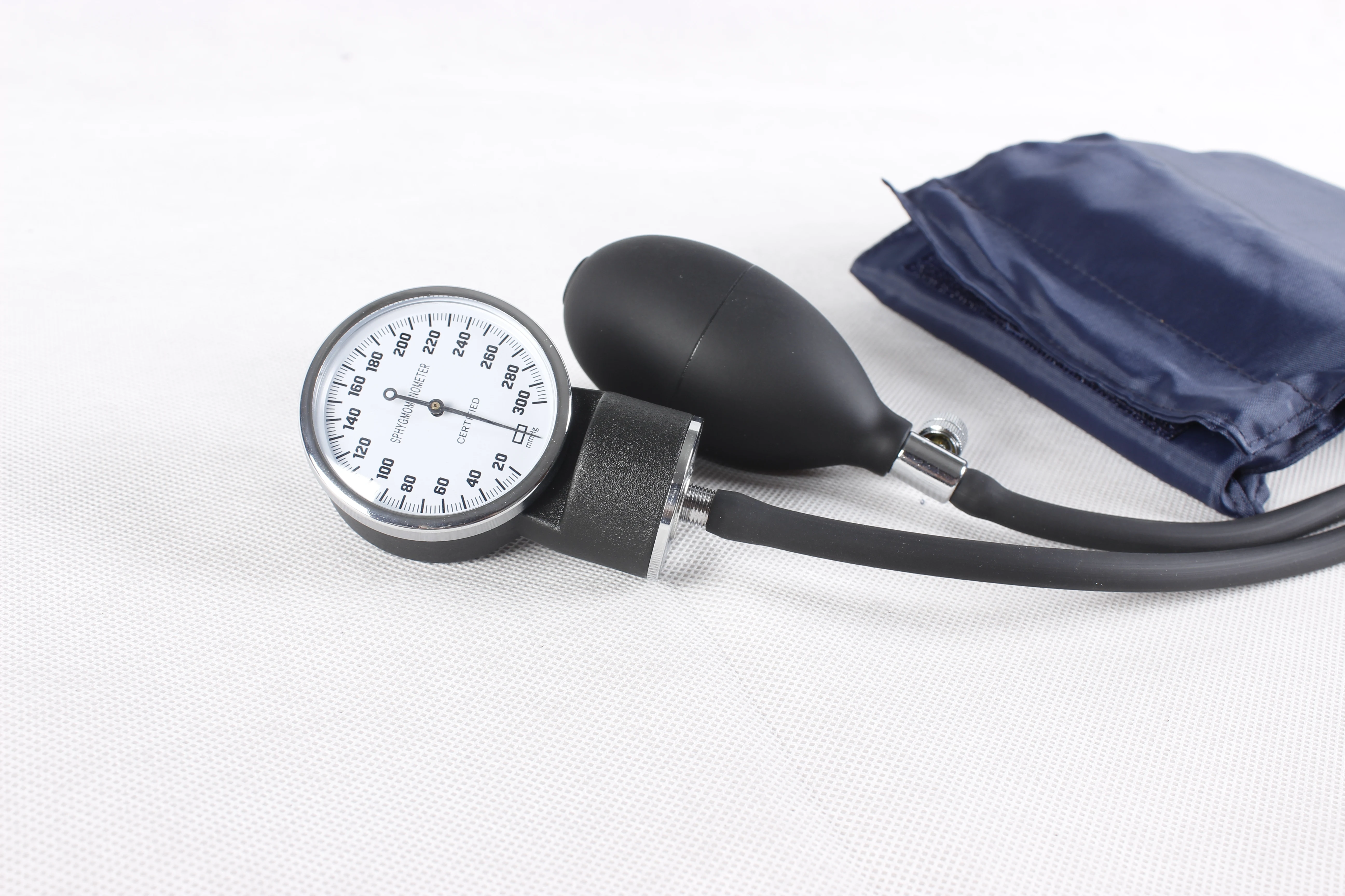 
Easy to Test Humanized Doctor Nurse Manual Sphygmomanometer And Stethoscope 