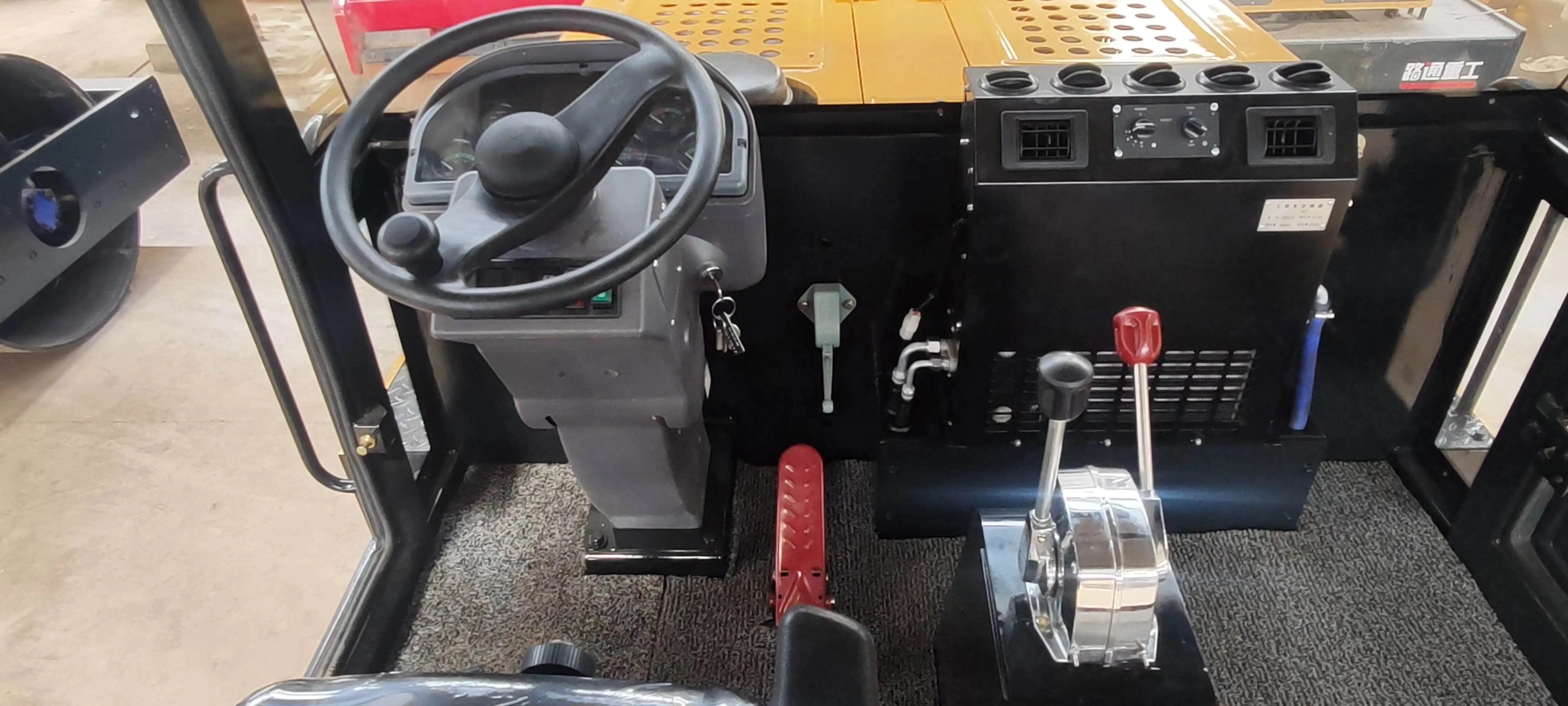 LUTONG Pneumatic Compactor 16Ton LTP1016H Road Maintenance Front Wheels Tire Road Roller with Price