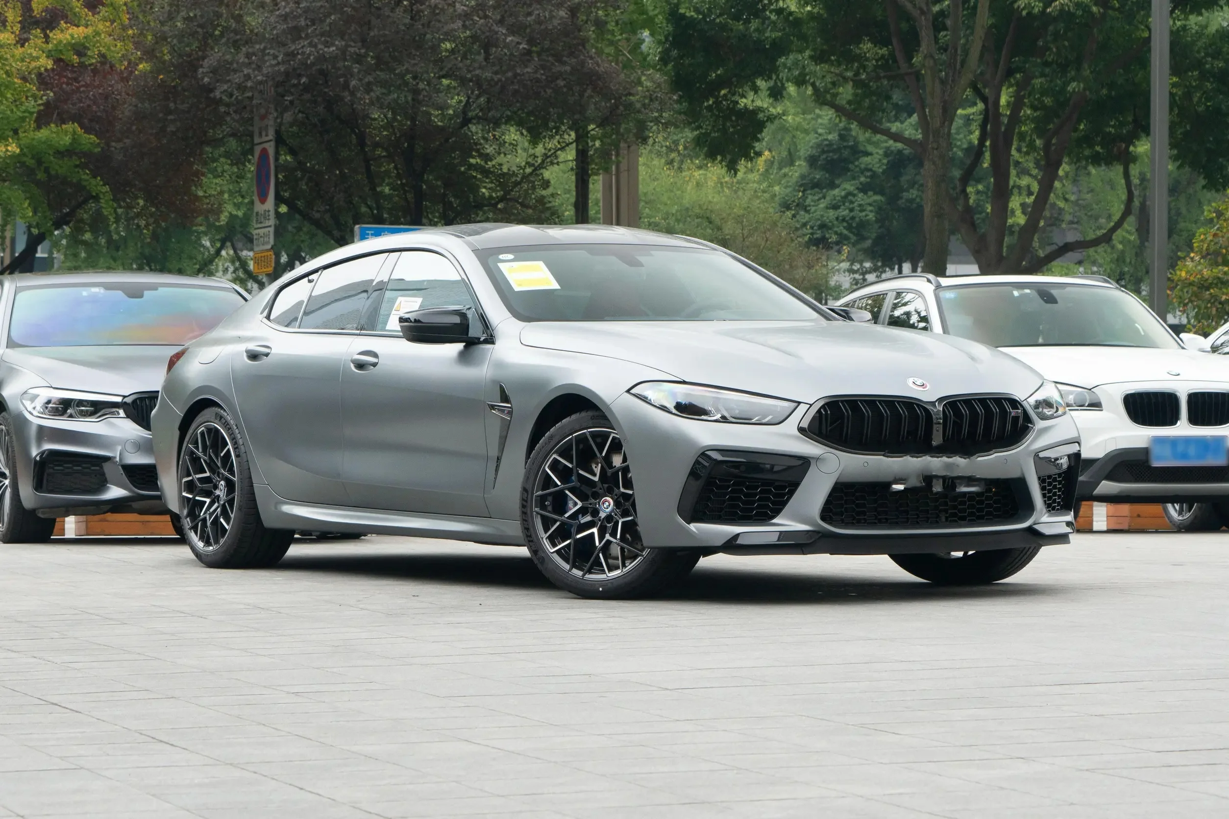 2023 четырехдверное купе BMW M8 Thunder Edition 4 T V8 625 лошадиных сил максимальная скорость 250 км/ч электробензиновое топливо большой роскошный Подержанный автомобиль