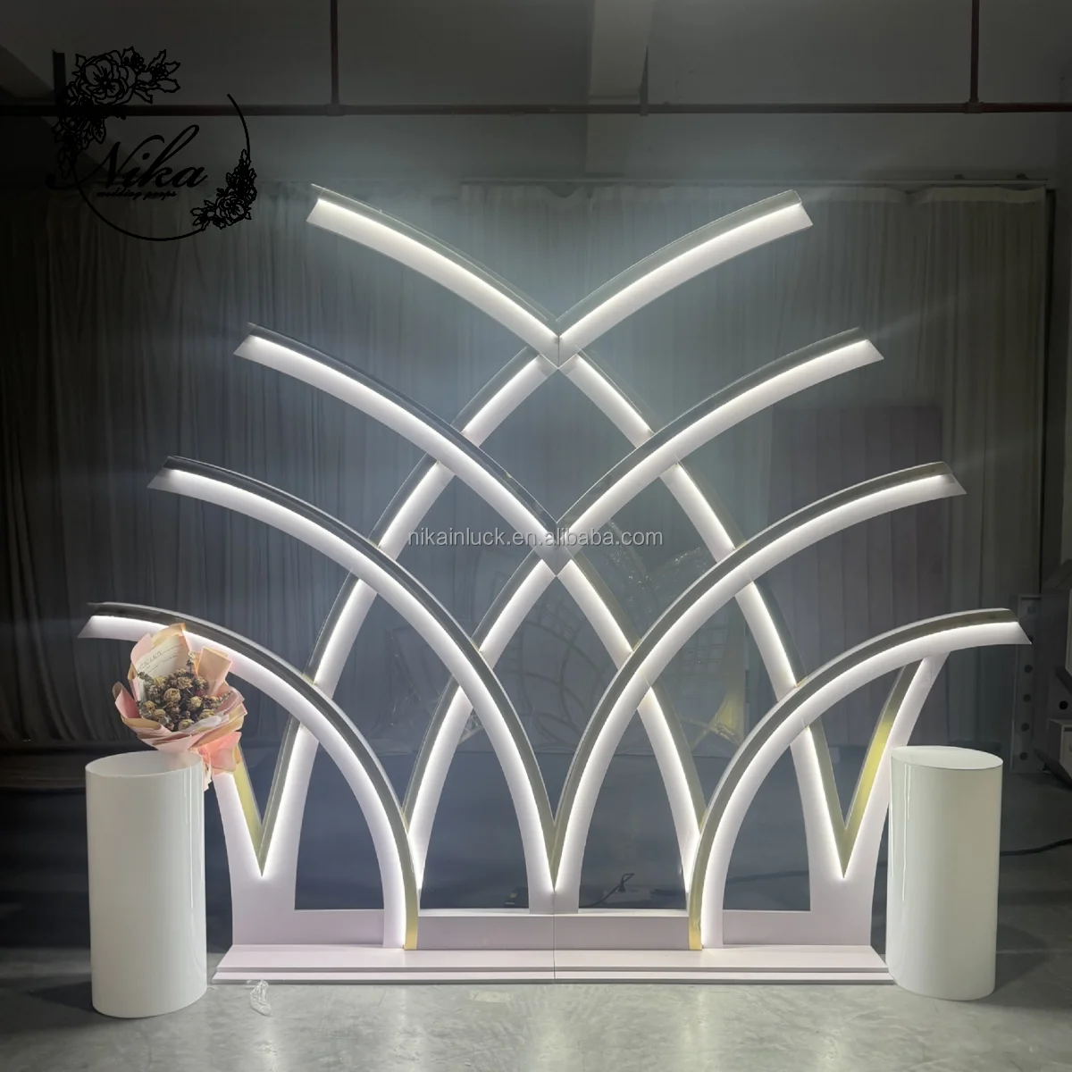 NIKA Customized Acrylic Backdrop With Light Stripe PVC Flower Shape Wedding Stage OutDoor and Indoor Background Decoration
