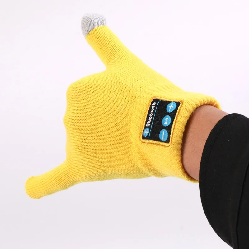 Gloves with Warm Touchscreen Answering Call Dual-Band Music Features for Outdoor Winter Scenes