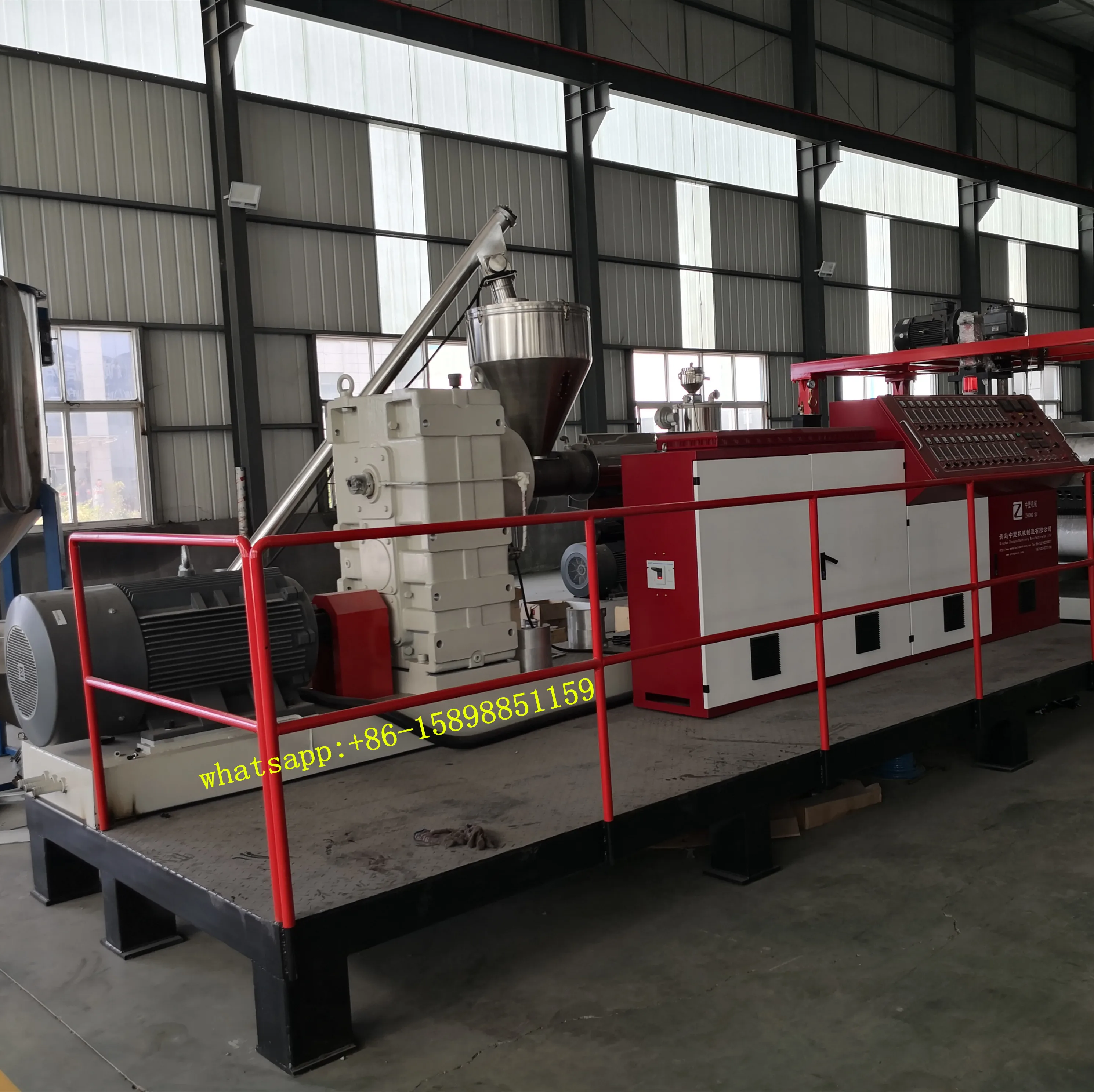 Пластичная машина штрангпресса