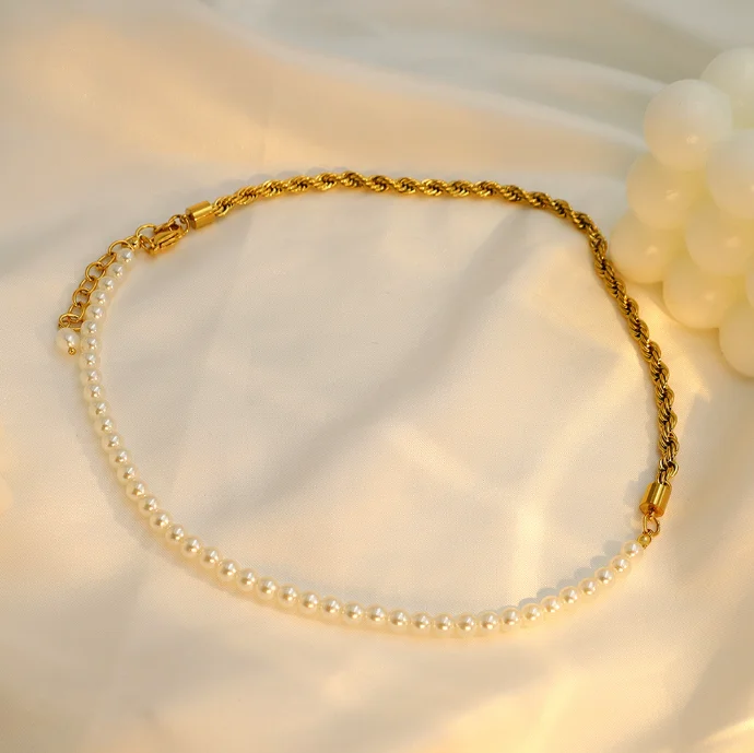 Minority Luxury Gold Collarbone Chain Stainless Steel Europe And The United States Fashion Twist Chain Spliced Pearl Necklace