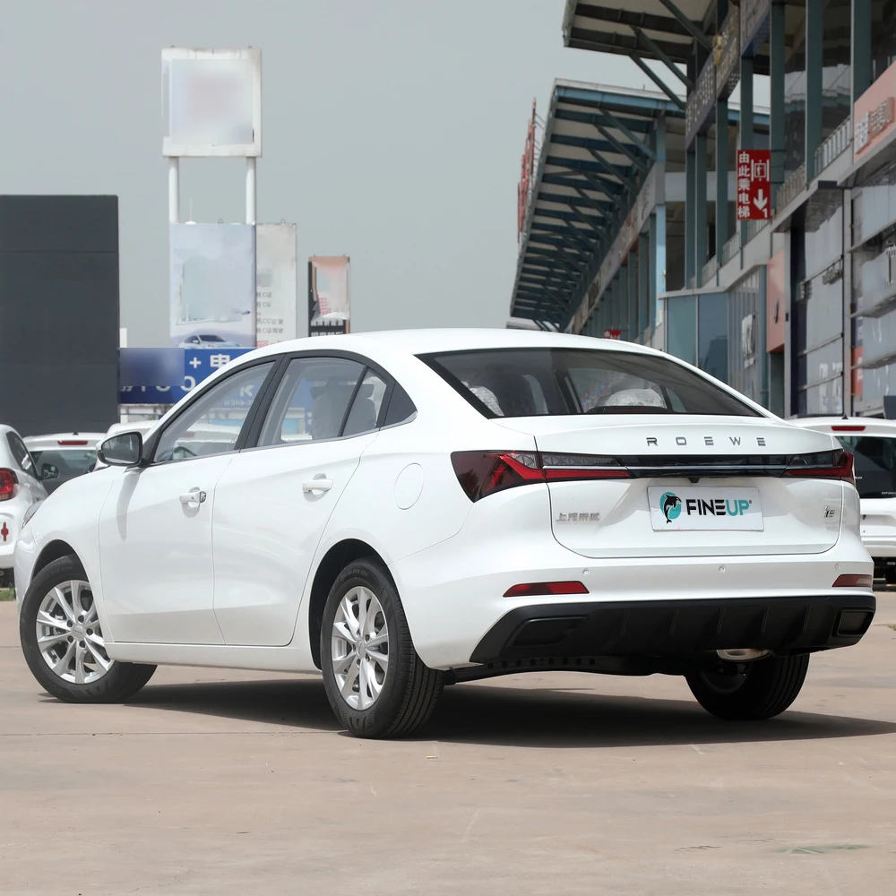 Roewe i5 2023 1.5L ручной работы на бензине семейный седан отличный двойной экран большое предложение бензиновые автомобили