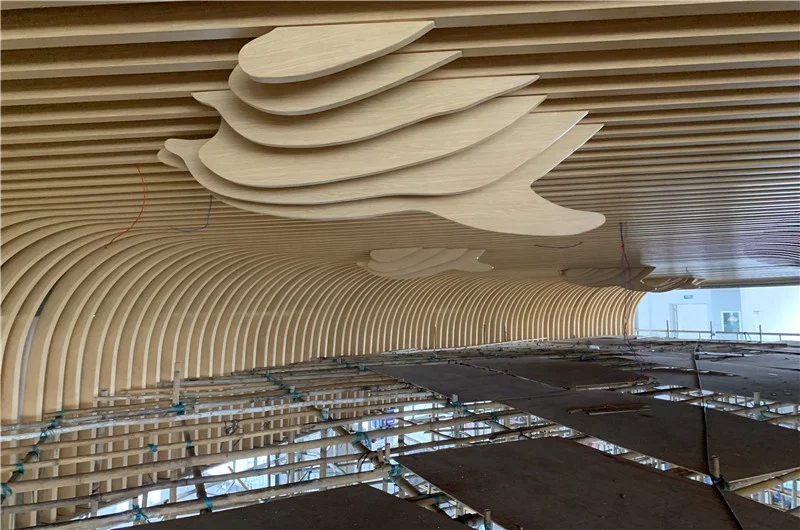 Fireproof 3d Wood Grain Decorative Metal Aluminium Suspended Ceiling For Shopping Mall
