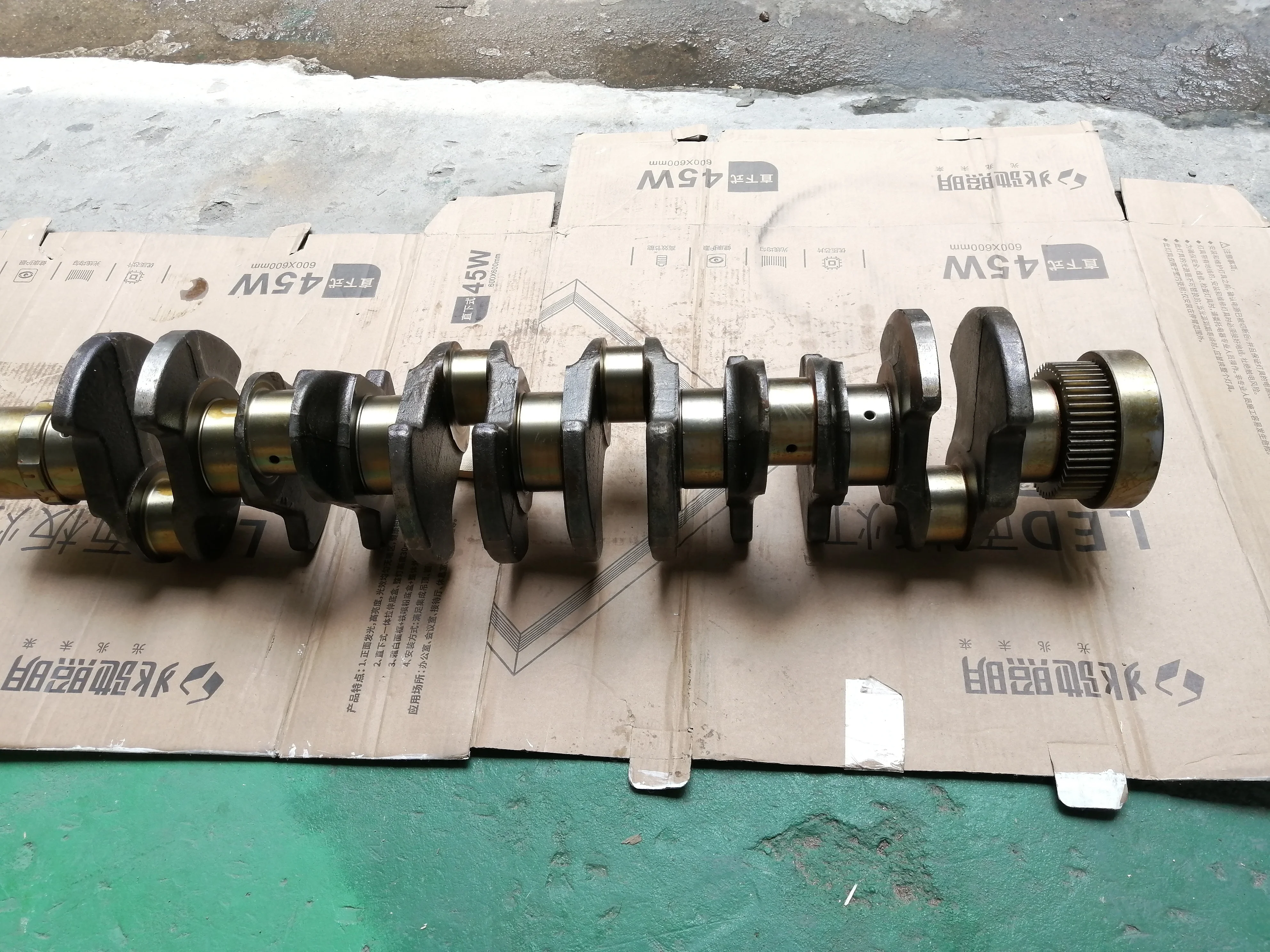 D7D D7E Engine Crankshaft Forged Steel for Excavator Parts
