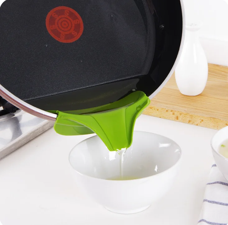 
Silicone Pour Soup Funnel Kitchen Dedicated Pots Around Mouth Edge Deflector kitchen tool 