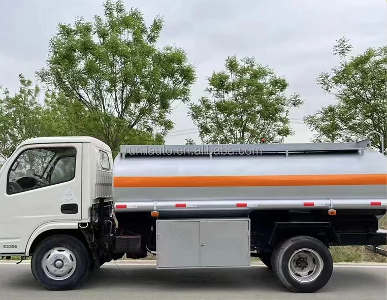 China Factory Customized DFAC 3000 Litres 3 M3 Fuel Truck Small Light Duty Oil Petrol Gasoline Diesel Fuel Tank Truck