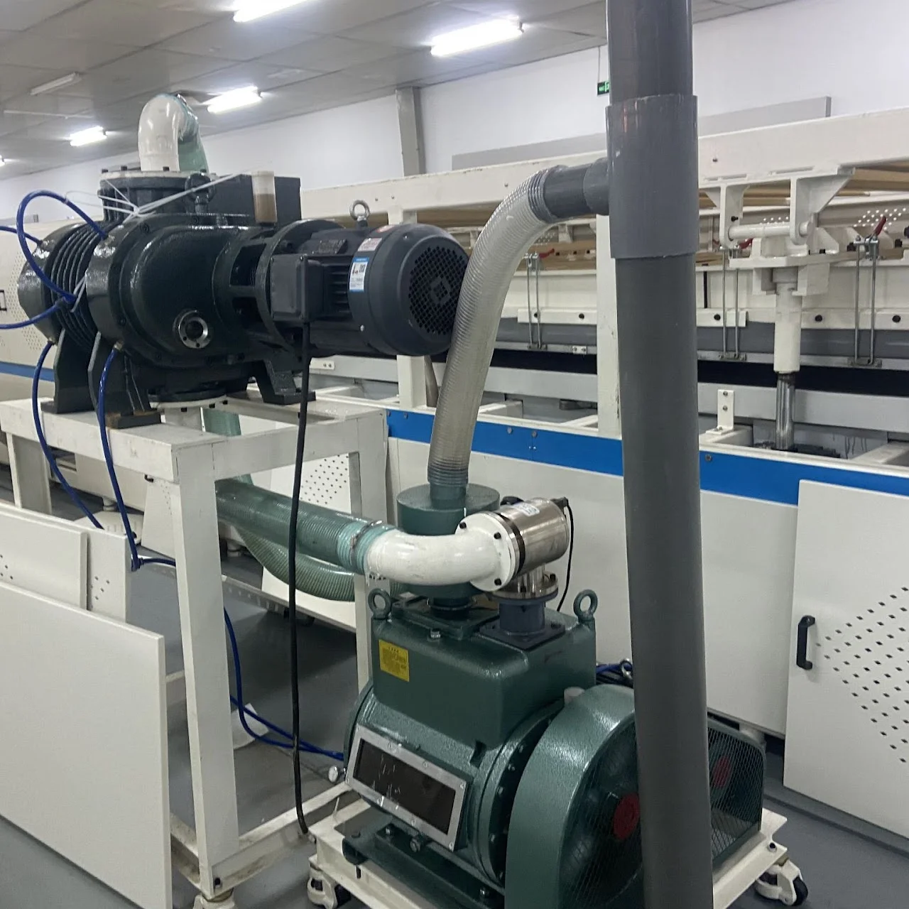 REOO Make Big Size Solar Panels Time Saving Long Service Life Full Automatic Laminating Machine