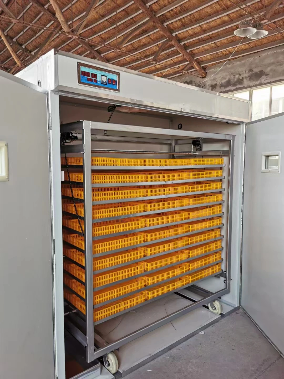 1056 Chicken Eggs Incubators Bird Hatching Eggs Quail Fully Automatic Incubator