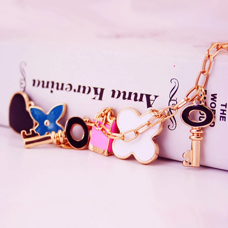  Новинка брелок для ключей с красивым цветком креативный со стразами в виде Клевера Металлический Женская сумочка Очаровательная бижутерия подарок на день Святого Валентина