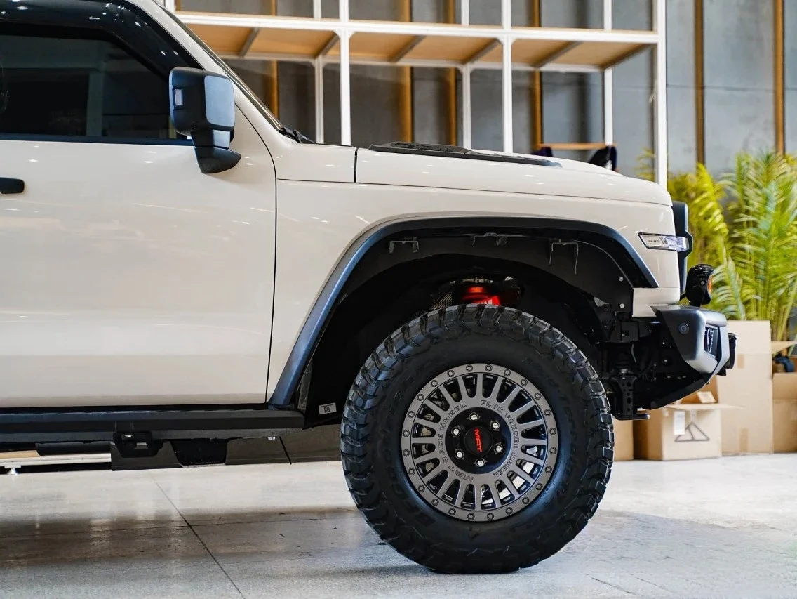 high polymer Air bubble free self adhesive 5ft*59ft  super glossy PET pepper white wrap vinyl car