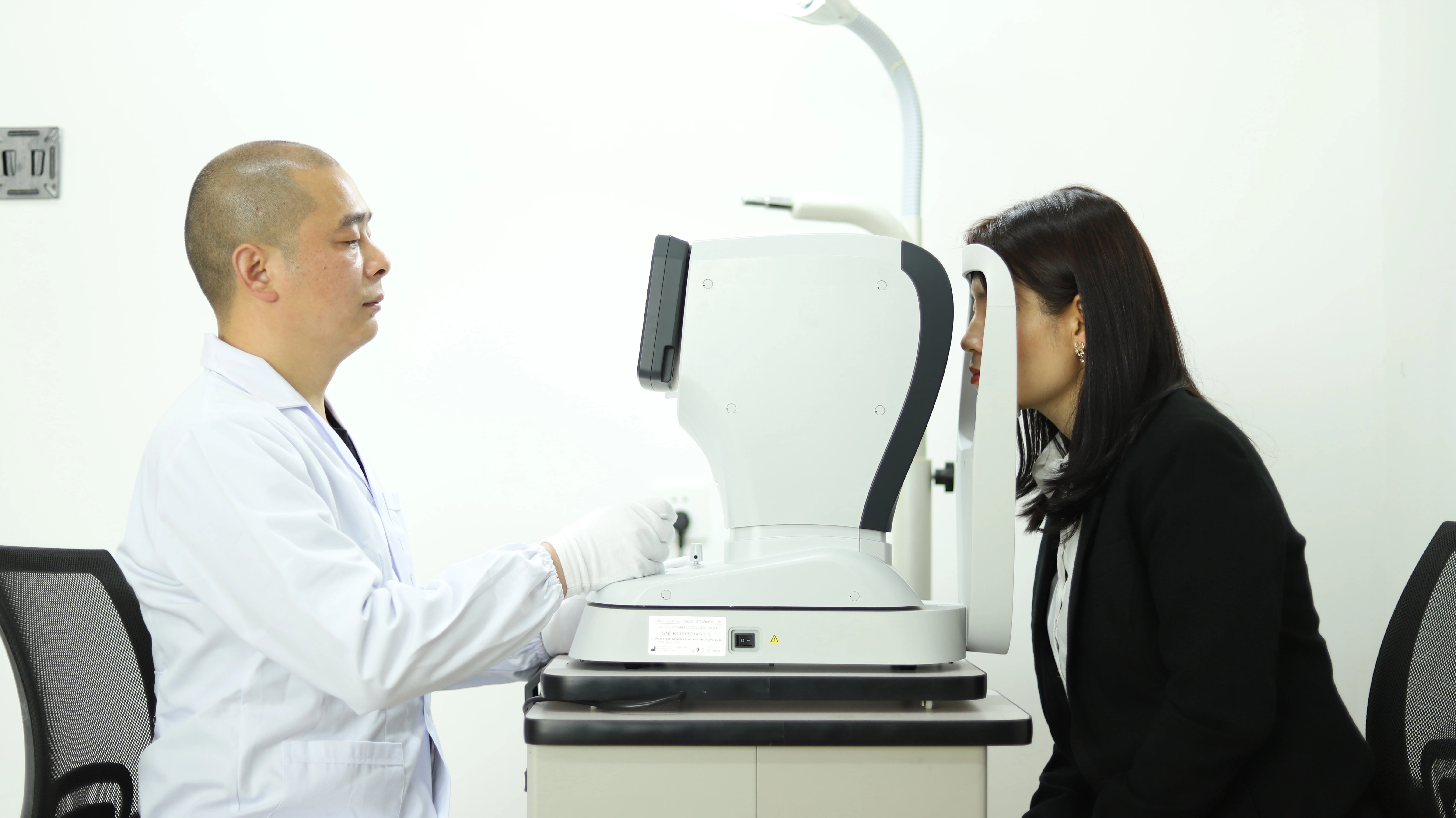 Панель управления с сенсорным экраном 6,5, моторизованный подбородок и автоматический резак бумаги, автоматический резак