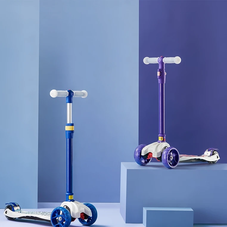 CL adjustable height kids scooter with 3 wheels